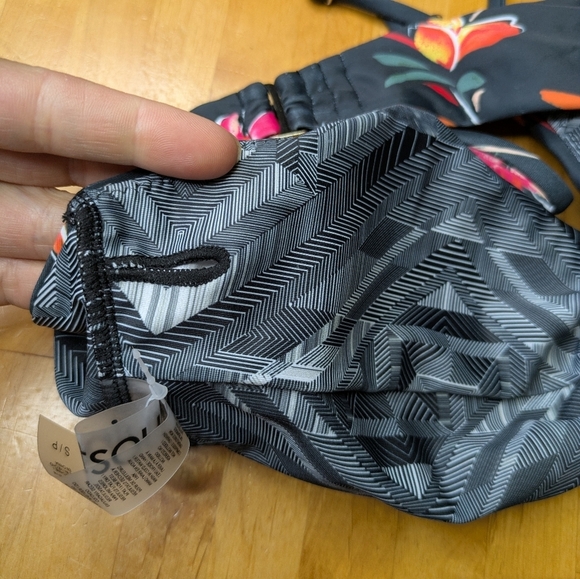 2/$25-Quintsoul Floral Bikini Twist Top Adjustable Straps & Low-rise Bottoms - Picture 13 of 15